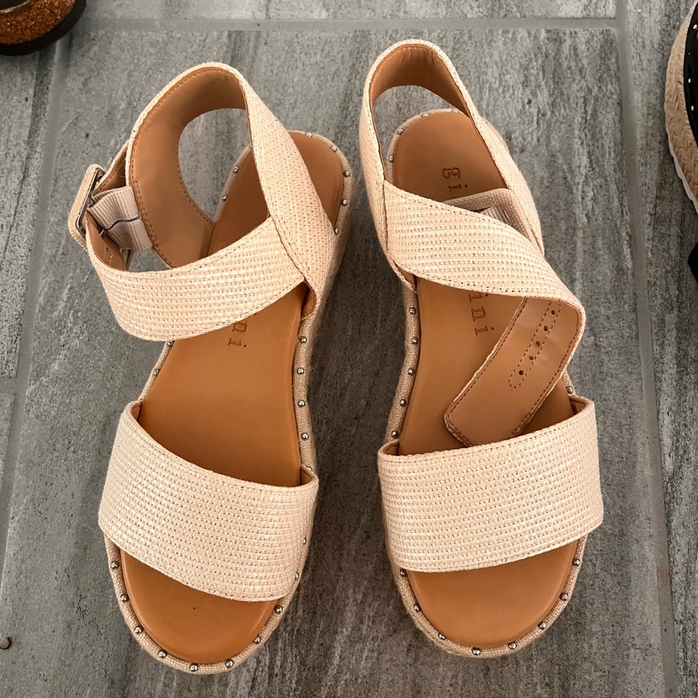 Gianni Bini Women's Tan Sandals